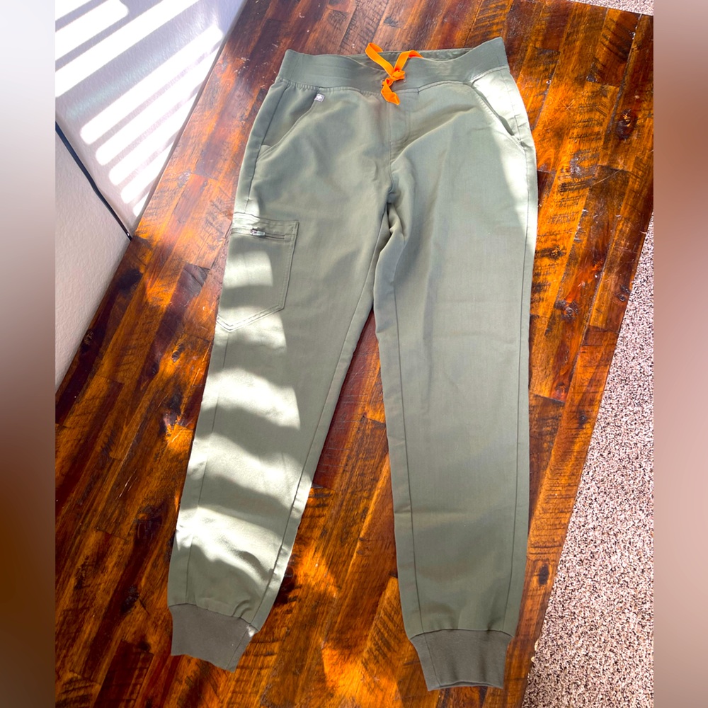 Figs Zamora Joggers - Moss - Small